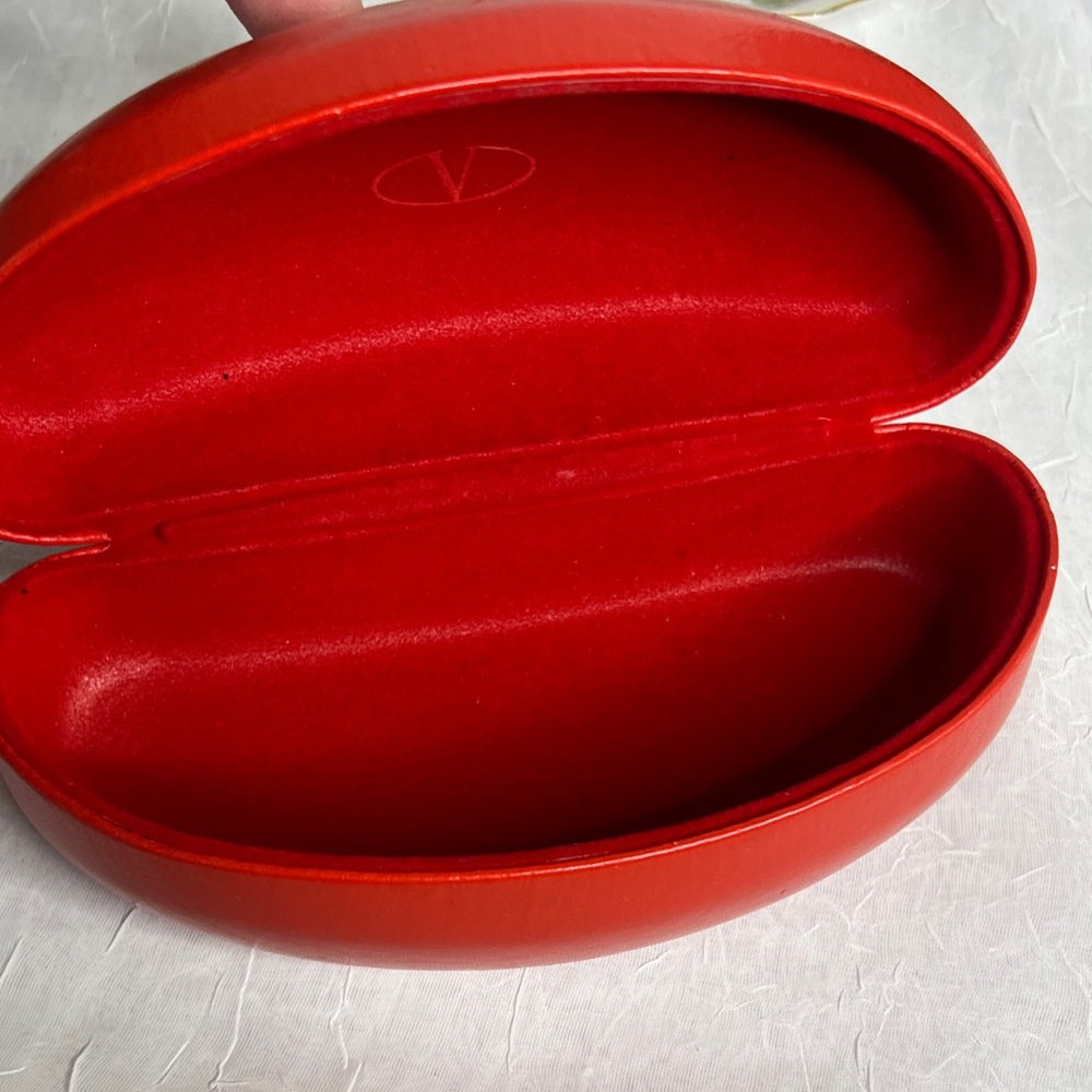 Valentino Bold Red Sunglasses Case - Picture 6 of 6